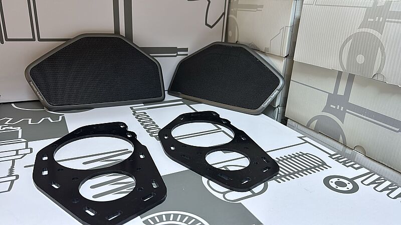 BMW G30 Harman Kardon Bagaj Üstü Hoparlör Kapağı - 1